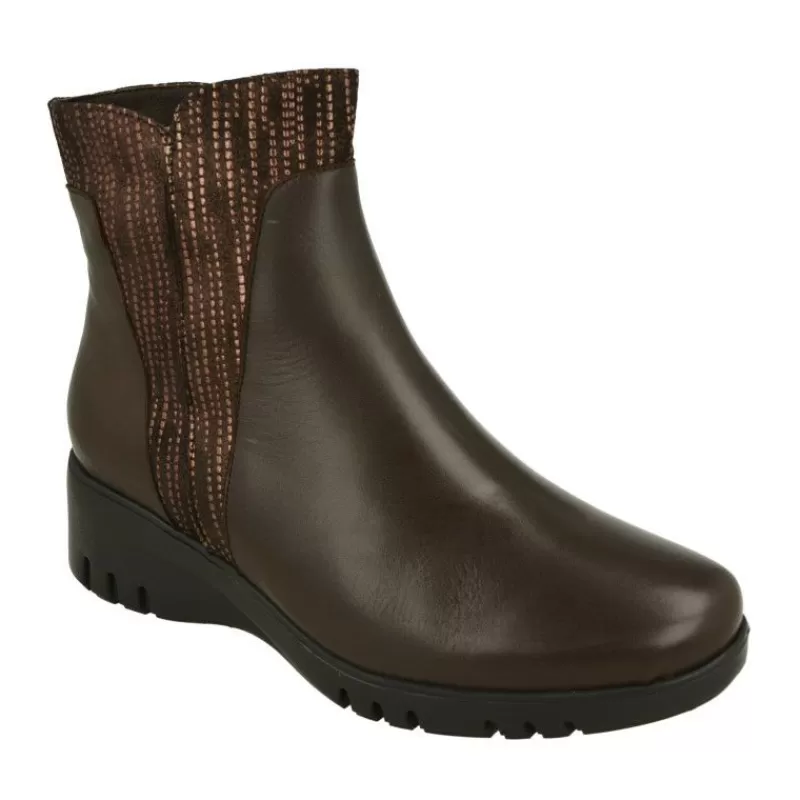 PieSanto Botines-Botin De De Pala Lisa Con Pieza Lateral De Ante Grabado, Piso De Cuna Y Poliuretano Y Planta Descanso Extraible